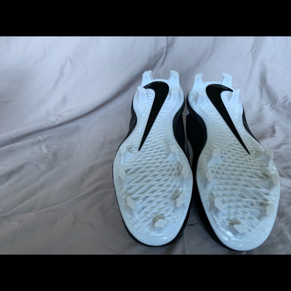 Nike women’s softball cleats-New without box - Picture 4 of 4
